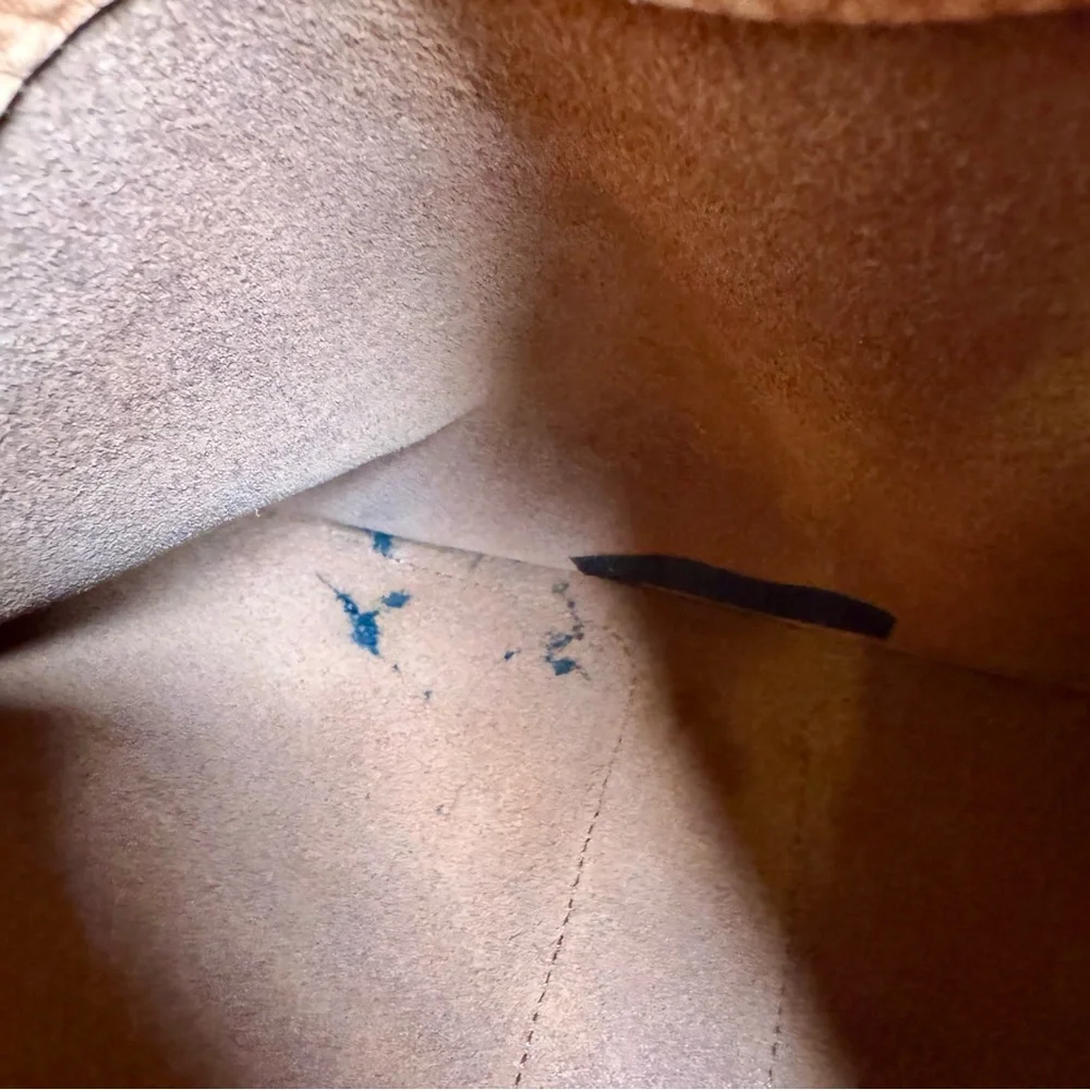 Cᴏʟᴇ Hᴀᴀɴ Rᴀʟᴇɪɢʜ Wʜɪᴘsᴛɪᴛᴄʜᴇᴅ Hᴏʙᴏ Bᴀɢ ɪɴ Cᴏɢɴᴀᴄ - Picture 16 of 16